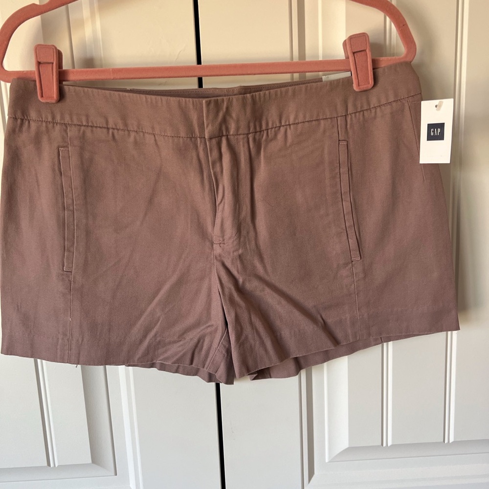 SHORTS - NEW - Gap - with tags on.